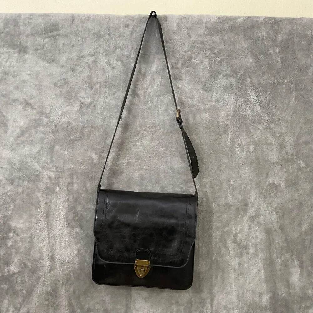 Steve Madden Purse Faux Leather Black Flap Cross Body Shoulder Bag toggle 90’s ?